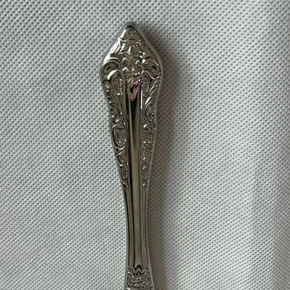 Wallace Antique Baroque Stainless Steel Dinner Knives Set of 4 Made in Indonesia